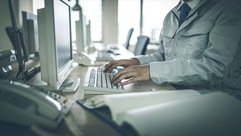 紙マニフェストのメリットとデメリットとは？